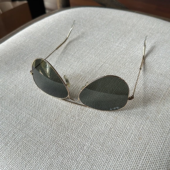 Dark Ray Ban Aviator Polarized Sun Glasses - Picture 4 of 11